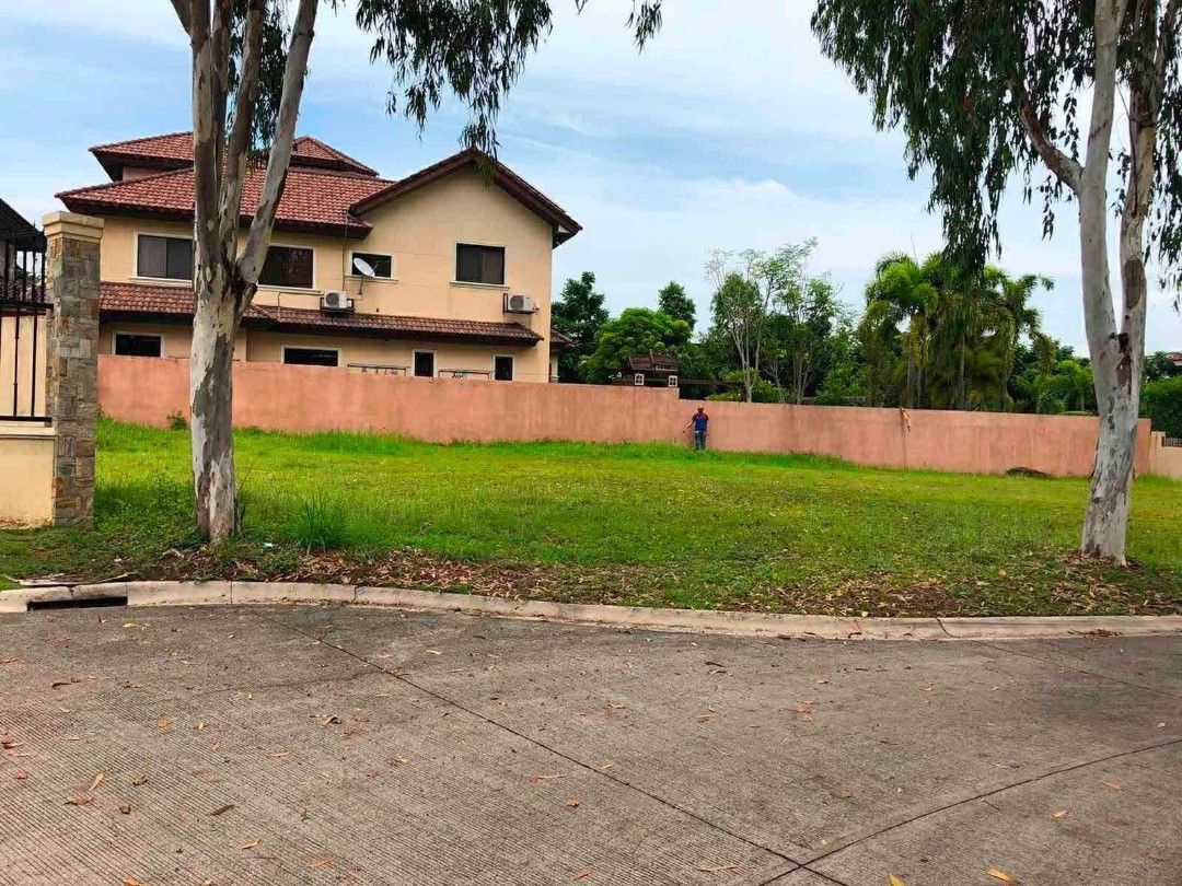 LOT FOR SALE (Category: Lot) located in Makati City. Submitted by jenileebesta (Listing ID 1453431330, Image 2). Description: LOT FOR SALE PORTOFINO HEIGHTS LAS PIÑAS CITY LOT AREA 344SQM 70,000/ Per Sqm.