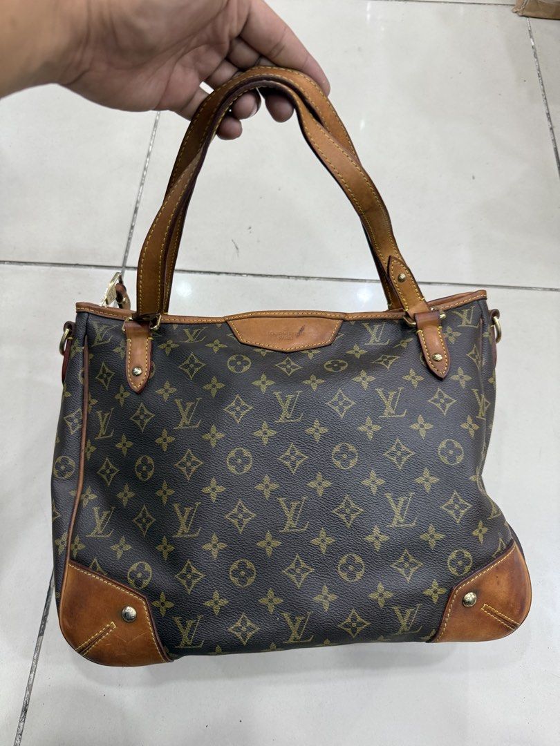 Louis Vuitton Monogram Canvas Tote Bag (Category: Luxury Bags & Wallets) located in Bacolod City. Submitted by kitcarsonduff (Listing ID 1453453510, Image 1). Description: - Louis Vuitton Tote Bag - Classic Monogram Canvas with Leather Trim - Secure Zipper Closure - Signs of wear on leather and canvas (as pictured) - Clean Interior - Ideal for everyday use - Sold as is.