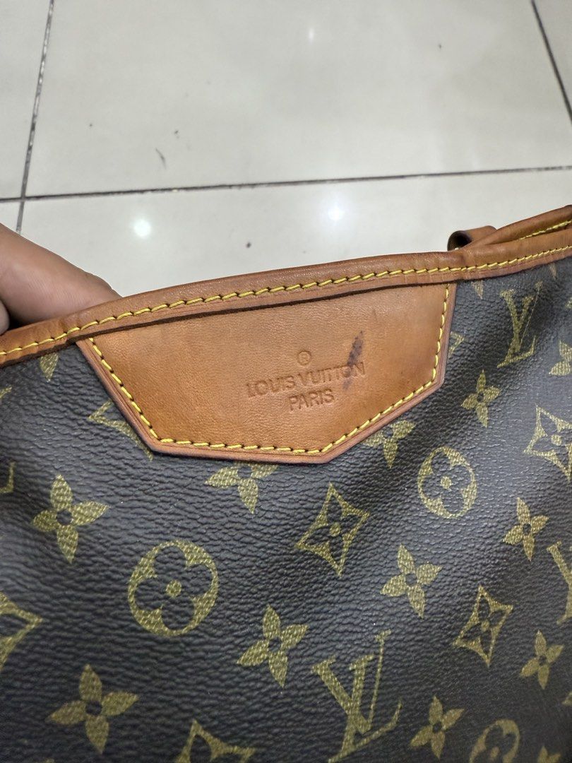Louis Vuitton Monogram Canvas Tote Bag (Category: Luxury Bags & Wallets) located in Bacolod City. Submitted by kitcarsonduff (Listing ID 1453453510, Image 3). Description: - Louis Vuitton Tote Bag - Classic Monogram Canvas with Leather Trim - Secure Zipper Closure - Signs of wear on leather and canvas (as pictured) - Clean Interior - Ideal for everyday use - Sold as is.