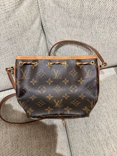 (Category: ) located in . Submitted by luxeexchange (Listing ID 1453620216, Image 1). Description: .