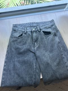 (Category: ) located in . Submitted by helloitselym (Listing ID 1453459926, Image 1). Description: .