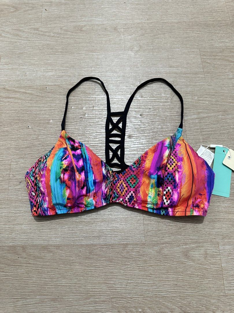 (M) SEAFOLLY Bikini Top / Swim Top (Category: Bikinis & Swimsuits) located in Cainta. Submitted by sunnyfloshop (Listing ID 1453609474, Image 2). Description: Brandnew 🍃Medium 🍃Padded.