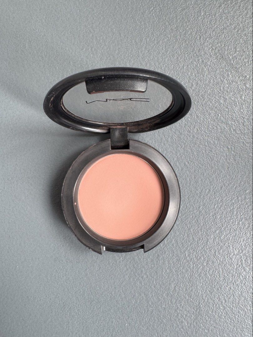MAC Matte Powder Blush “Melba” (Category: Makeup) located in Manila. Submitted by khg_0 (Listing ID 1453455936, Image 3). Description: 📍Malate, Manila ❌ Joy reservers = blocked ✅ Lalamove ✅ J&T express.