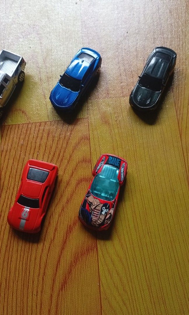 Maisto And Hot wheels (Category: Vehicle & Diecast Models) located in Manila. Submitted by mojonarchives (Listing ID 1453442408, Image 3). Description: Maisto And Hot wheels diecast cars Toy 1:64 Scales 650 For Take All Only ‼️🙏❤️.
