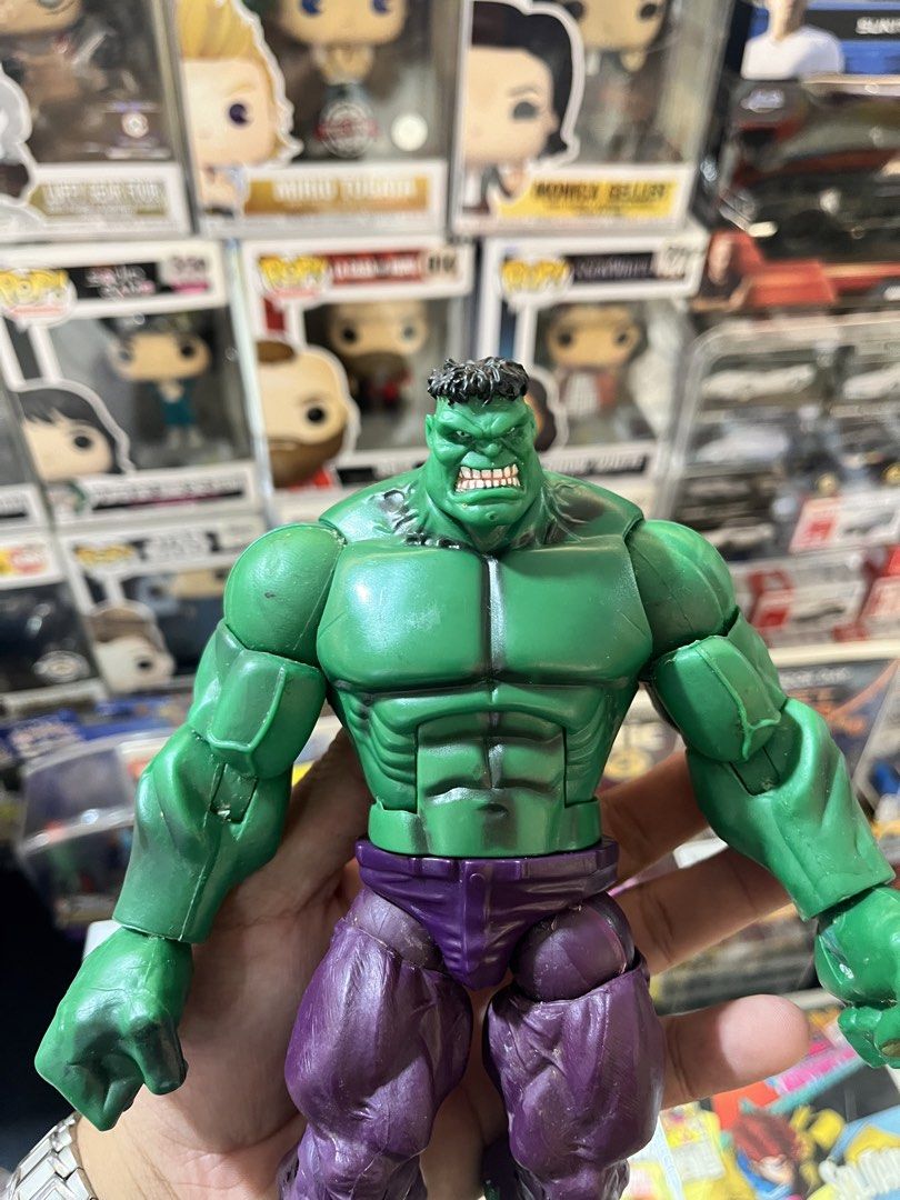 Marvel Legends The Incredible Hulk Action Figure (Category: Figurines & Statues) located in Cabanatuan. Submitted by isaiahave (Listing ID 1453596692, Image 2). Description: Loose Joints.