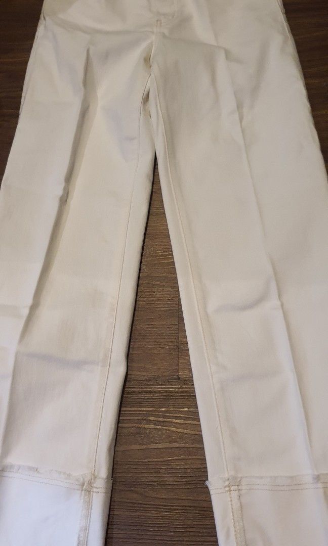 Massimo dutti high waist jeans (Category: Jeans) located in Las Pinas. Submitted by halo_muse (Listing ID 1453537207, Image 1). Description: Massimo dutti high waist jeans size eu34 xs excellent condition.