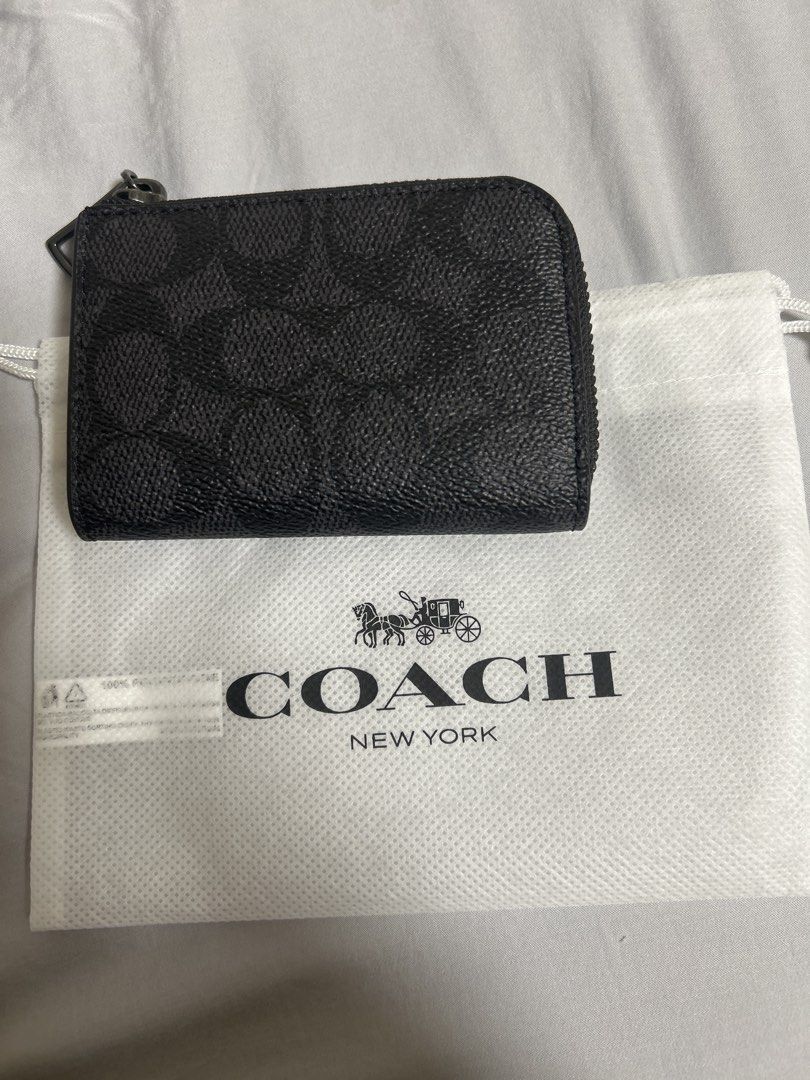 Mini pouch (Category: Wallets & Card Holders) located in Singapore. Submitted by teddybear93 (Listing ID 1453590201, Image 1). Description: Brand new buy from Japan .