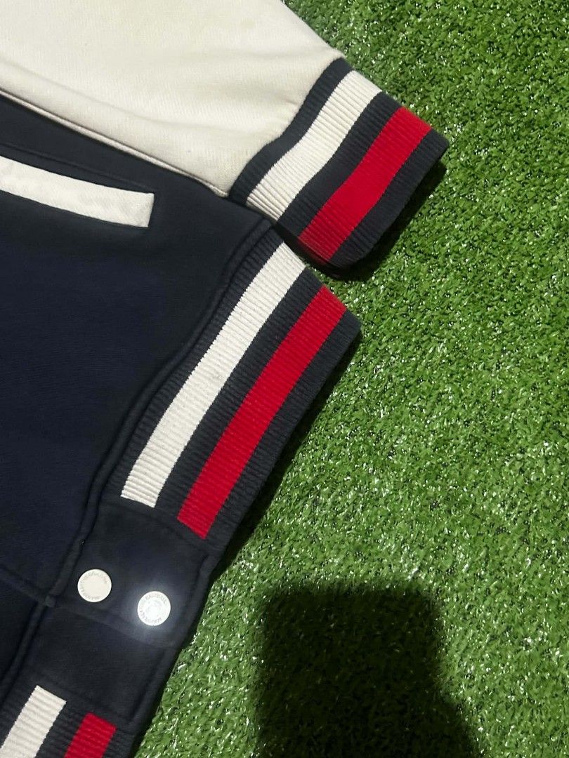 MLB New York Yankees Embroided Navy/White Varsity Jacket (Category: Coats, Jackets and Outerwear) located in Cebu City. Submitted by thhypfl (Listing ID 1453552620, Image 3). Description: MLB New York Yankees Embroided Navy/White Varsity Jacket Width:20.5 Length:25 Fittings:L Issue:Stains(Barely Noticeable),Stitching Cuts Color Rate:9/10 Condition:8.5/10 800+SF.