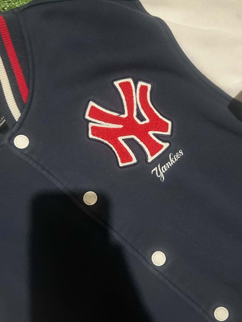 MLB New York Yankees Embroided Navy/White Varsity Jacket (Category: Coats, Jackets and Outerwear) located in Cebu City. Submitted by thhypfl (Listing ID 1453552620, Image 2). Description: MLB New York Yankees Embroided Navy/White Varsity Jacket Width:20.5 Length:25 Fittings:L Issue:Stains(Barely Noticeable),Stitching Cuts Color Rate:9/10 Condition:8.5/10 800+SF.