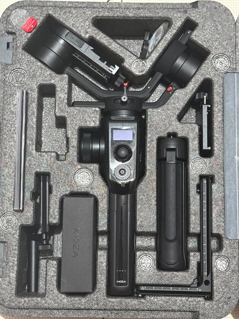 Moza AirCross 2 (Category: Gimbals & Stabilizers ) located in Marikina City. Submitted by realsolana (Listing ID 1453583539, Image 2). Description: ▫️ Price: ₱13,000 (Brand new is ₱20k+) ▫️ Inclusions: Complete Package ▫️ Condition: Used only 5x for video shoots. No issues. ▫️ RFS: Unused ▫️ Location: Marikina City PM if interested. .
