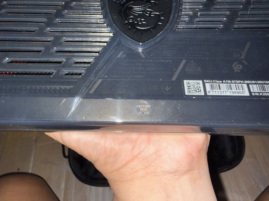 Msi Claw I5 Ultra (Category: Others) located in Manila. Submitted by safecat.36e597 (Listing ID 1453529651, Image 3). Description: for sale 22k only pede swap sa ps5 slim or switch oled add cash mai claw i5 ultra with pouch naka temperglass with charger sealed never open or repaired makinis pede sa maselan meet up gagalangin tondo manila or pag usapan na lang.