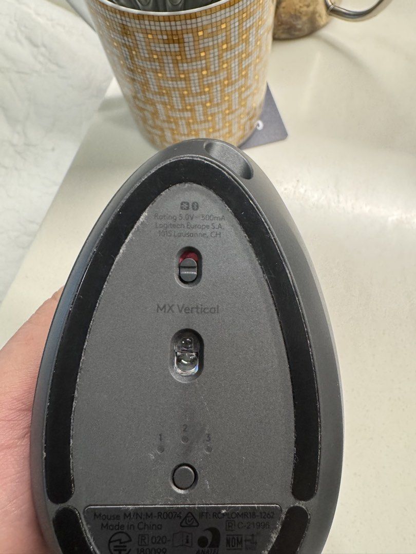 Mx vertical (Category: Mouse & Mousepads) located in Singapore. Submitted by jungoogi60563 (Listing ID 1453516118, Image 2). Description: .