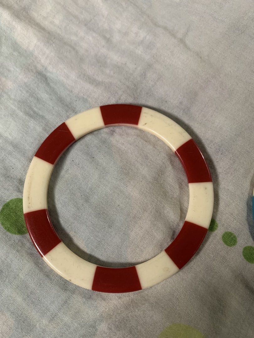 Nautical Red White Blue Vintage Geometric & Striped Bangles Bundle (Category: Bracelets) located in Tarlac. Submitted by thrice.closet (Listing ID 1453621799, Image 3). Description: has flaws ₱200 take all, not sold separately .