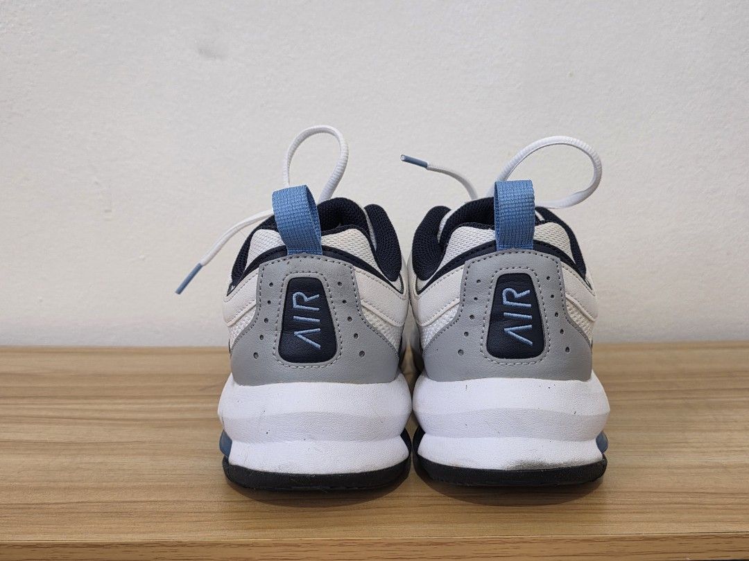 Nike Air Max AP (University Blue color) (Category: Casual Shoes) located in Quezon City. Submitted by drei06 (Listing ID 1453537508, Image 2). Description: Nike Air Max AP (University Blue color) For Sale (P1,500) Shoes only Size 9 (US) No issue Needs cleaning lang on a specific part (not a stain, see pics) RFS: Declutter Location/Pick up/Meet up: - Tomas morato, Scout area - Timog Avenue Delivery: (Fees are shouldered by buyer) Grab/lalamove: pa