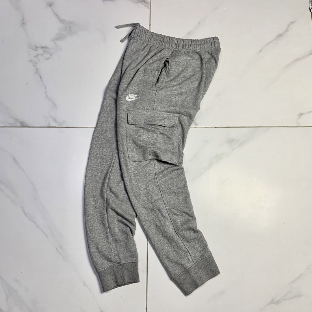Nike Club Fleece Cargo (Category: Joggers) located in Mandaue City. Submitted by hannahitems (Listing ID 1453607317, Image 1). Description: Nike Club Fleece Cargo 26-32 waistline 37 length Asnew -850.