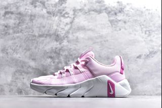 (Category: ) located in . Submitted by Outlet.Sneakers (Listing ID 1453518153, Image 1). Description: .