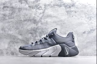 (Category: ) located in . Submitted by Outlet.Sneakers (Listing ID 1453517061, Image 1). Description: .