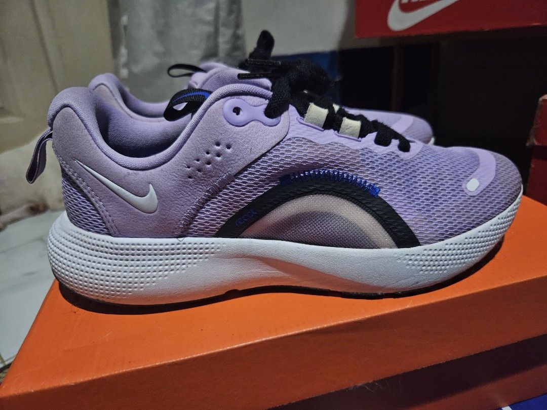 Nike Women's React Escape Run 2 (Category: Sneakers) located in Manila. Submitted by rynram (Listing ID 1453461584, Image 1). Description: - Nike React Escape Run 2 - Color: Purple - Size: Women's US 8.5 - Includes original box - Bought sa Nike App.