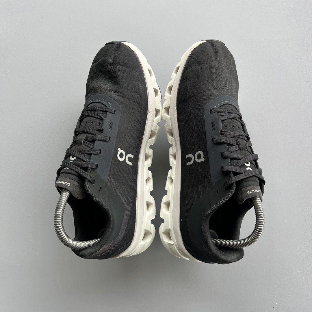 On Cloud (Category: Sneakers) located in Davao. Submitted by lootsngoods.1058 (Listing ID 1453545197, Image 2). Description: OC EUR 40.5/US W9/cm 25.5 Excellent condition Minimal fixed unnoticeable mine 2500.