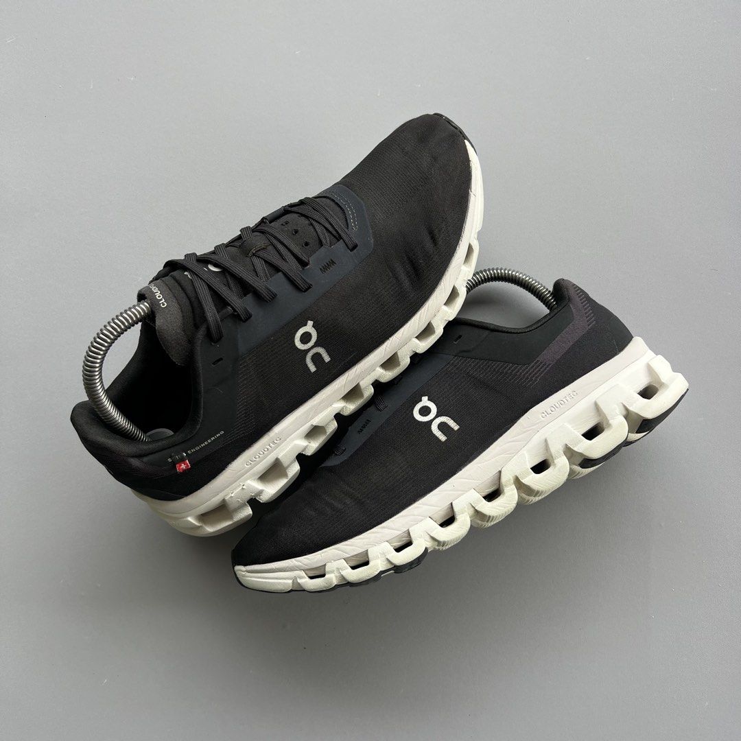 On Cloud (Category: Sneakers) located in Davao. Submitted by lootsngoods.1058 (Listing ID 1453545197, Image 1). Description: OC EUR 40.5/US W9/cm 25.5 Excellent condition Minimal fixed unnoticeable mine 2500.
