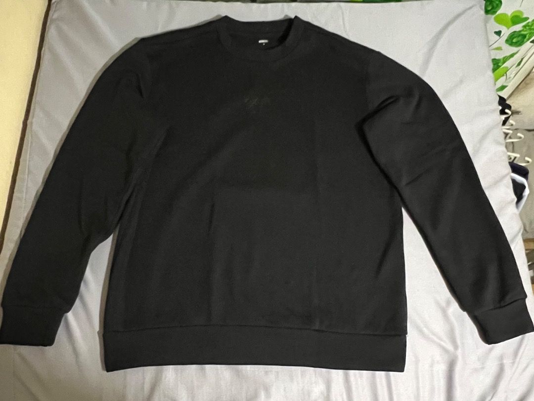OXGN Black Sweater (Category: Tshirts & Polo Shirts ) located in Quezon City. Submitted by gus_07 (Listing ID 1453569112, Image 1). Description: Original Medium size Used once only RFS: Decluttering Location: Near UP Diliman, Quezon City.