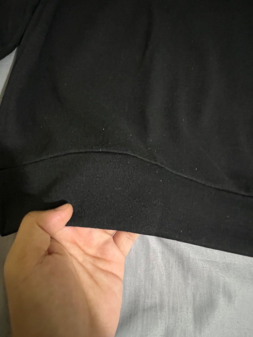 OXGN Black Sweater (Category: Tshirts & Polo Shirts ) located in Quezon City. Submitted by gus_07 (Listing ID 1453569112, Image 3). Description: Original Medium size Used once only RFS: Decluttering Location: Near UP Diliman, Quezon City.