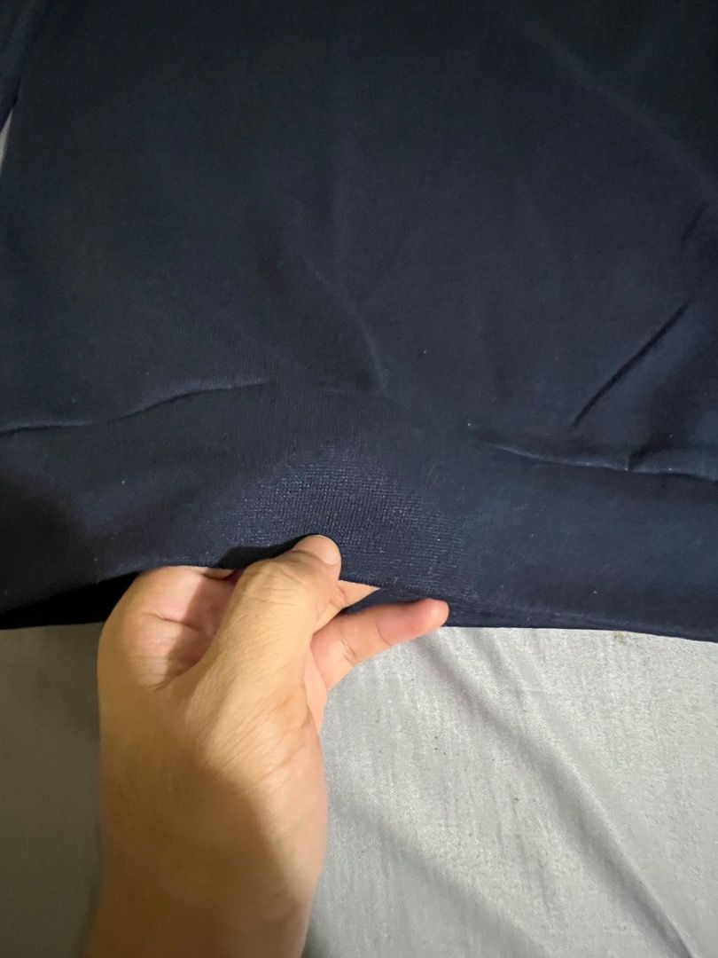 OXGN Navy Blue Sweater (Category: Tshirts & Polo Shirts ) located in Quezon City. Submitted by gus_07 (Listing ID 1453569635, Image 3). Description: Original Medium size Used twice only RFS: Decluttering Location: Near UP Diliman, Quezon City.