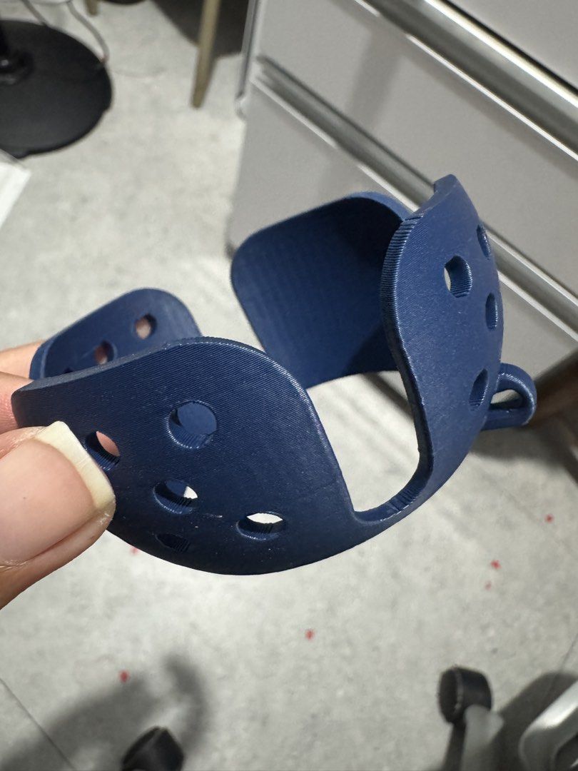 Pickleball holder (Category: Racket and Ball Sports) located in Quezon City. Submitted by catpurrent (Listing ID 1453617191, Image 2). Description: 3D printed pickleball holders Available colors: -dark blue -ice blue -hot pink.