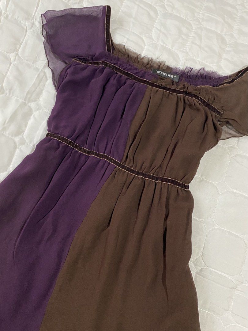 plum colorblock babydoll top (Category: Blouses) located in Quezon City. Submitted by brattybabe (Listing ID 1453444323, Image 2). Description: Color may vary due to lighting Dimes: bust: 32 W: 28 L: 21 💳 Mode of payment: GCash, Paymaya, Metrobank, BPI 🚚 Courier: Lalamove, Grab Padala, J&T, or Toktok only. 🫶🏻 The buyer is responsible for the shipping cost. 💲 Payment first before shipping the item. ⛔️ Note: I do not accept returns/refunds. RF