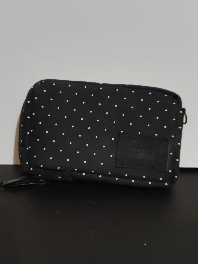 Porter Polka Wallet Pouch (Category: Luxury Bags & Wallets) located in Bayombong. Submitted by ecec1992 (Listing ID 1453503012, Image 1). Description: no issue mahal nito sa iba.