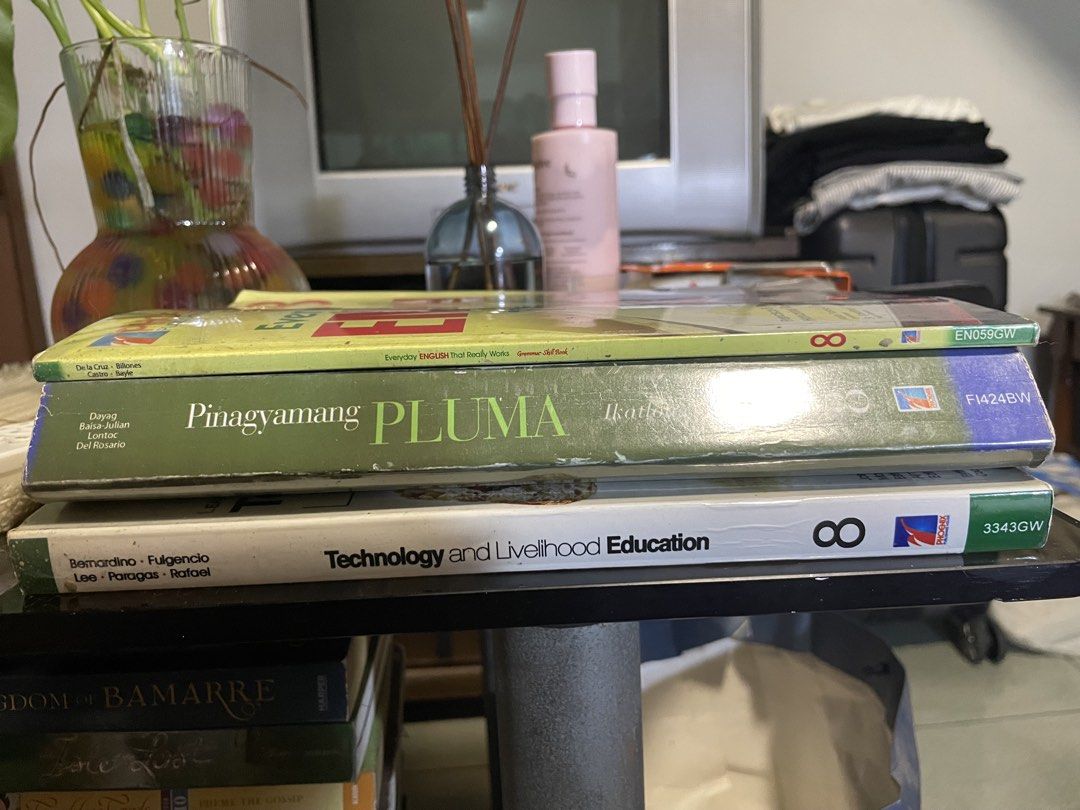 (PRICES NEGOTIABLE) Grade 8 Books (Category: Textbooks) located in Quezon City. Submitted by tsuknga (Listing ID 1453534017, Image 1). Description: FOR SALE Grade 8 Books for PHP200 Each. Prices are negotiable - Everyday English that Works - Pinagyamang Pluma - Technology and Livelihood Education.