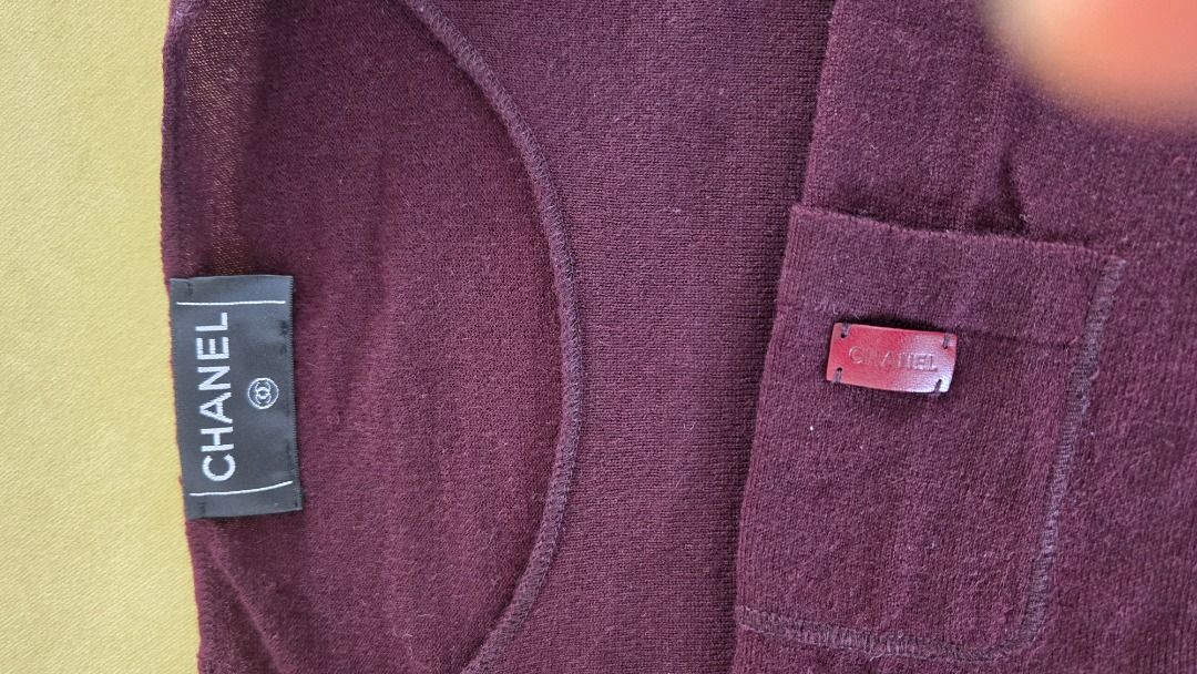 Pullover CHANEL （分類：服裝）位於 Hong Kong。 由 cherries813 提交（商品編號 1453491908，圖片 2）。簡介： 。