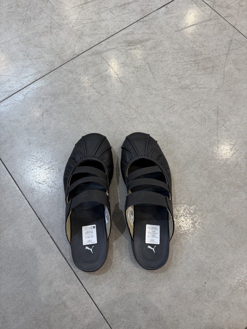 Puma Women's Brown Leather Mule Shoes (Category: Sneakers) located in Paranaque City. Submitted by meowdonna (Listing ID 1453473116, Image 3). Description: RFS: Maliit for my feet Puma - Style: Mules - Color: Brown - Material: Leather - 22.5 CM.