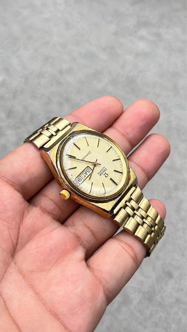 Rare Vintage Omega Seamaster Ref.166.0210 (Category: Luxury Watches) located in Caloocan City. Submitted by _alennchan (Listing ID 1453540252, Image 2). Description: Rare Vintage Omega Seamaster Ref.166.0210 - Year 1975 - Rare Gold Cream Dial - Cal.1022 - Condition: 9.8/10 - No issue/ Mint condition - Up to 8.5 Wrist Size - Case size approx 35mm - Ref. 166.0210 - Automatic Movement - Comes with replacement box Inclusions: Replacement box 🏷️ ₱27,