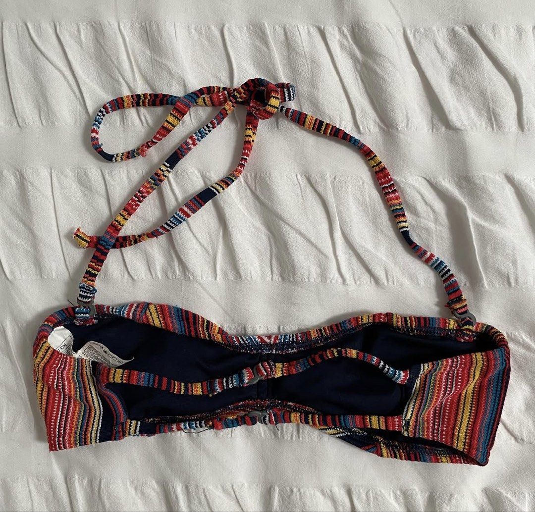 Roxy Striped Halter Bikini Top (Category: Bikinis & Swimsuits) located in Bacolod City. Submitted by kklims (Listing ID 1453603385, Image 2). Description: Fits xxs-xs.