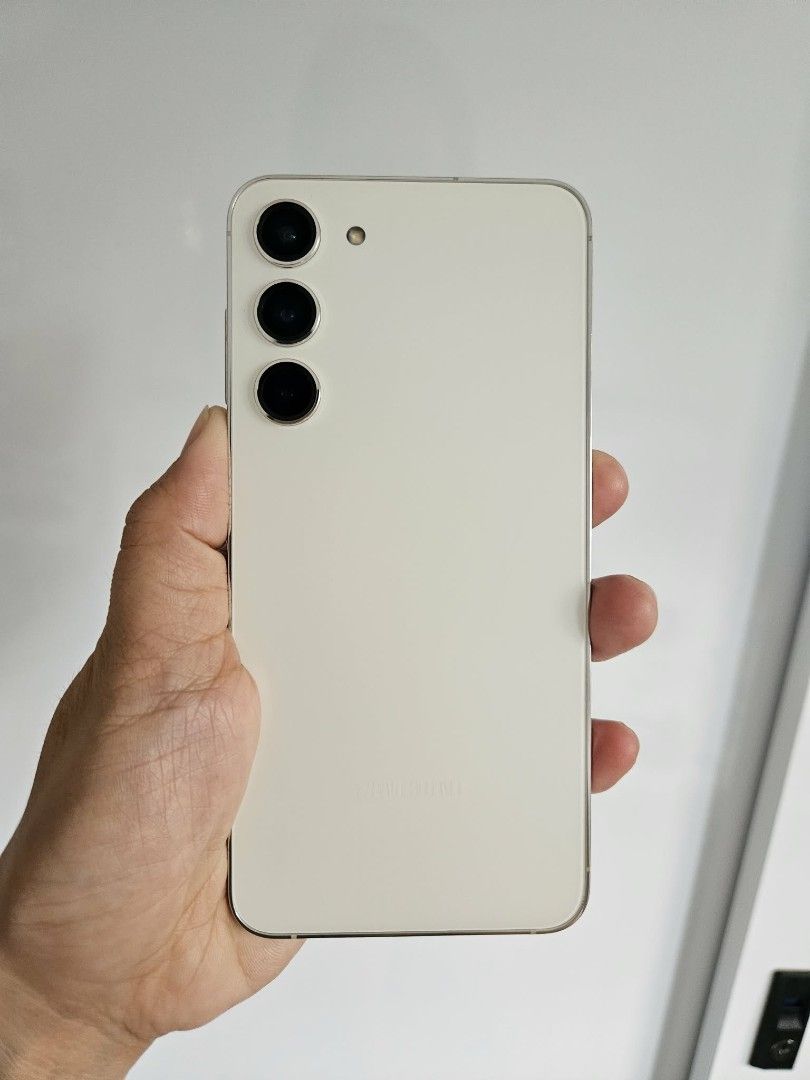 Samsung 23+ 8/512gb🤍 (Category: Samsung) located in Bulacan. Submitted by anythingbyanj (Listing ID 1453462715, Image 2). Description: 🤍Korean Variant 🤍8/512gb 🤍DUAL physical sim 🤍with Original box and Chord ❗️NO ISSUE MAKINIS❗️.