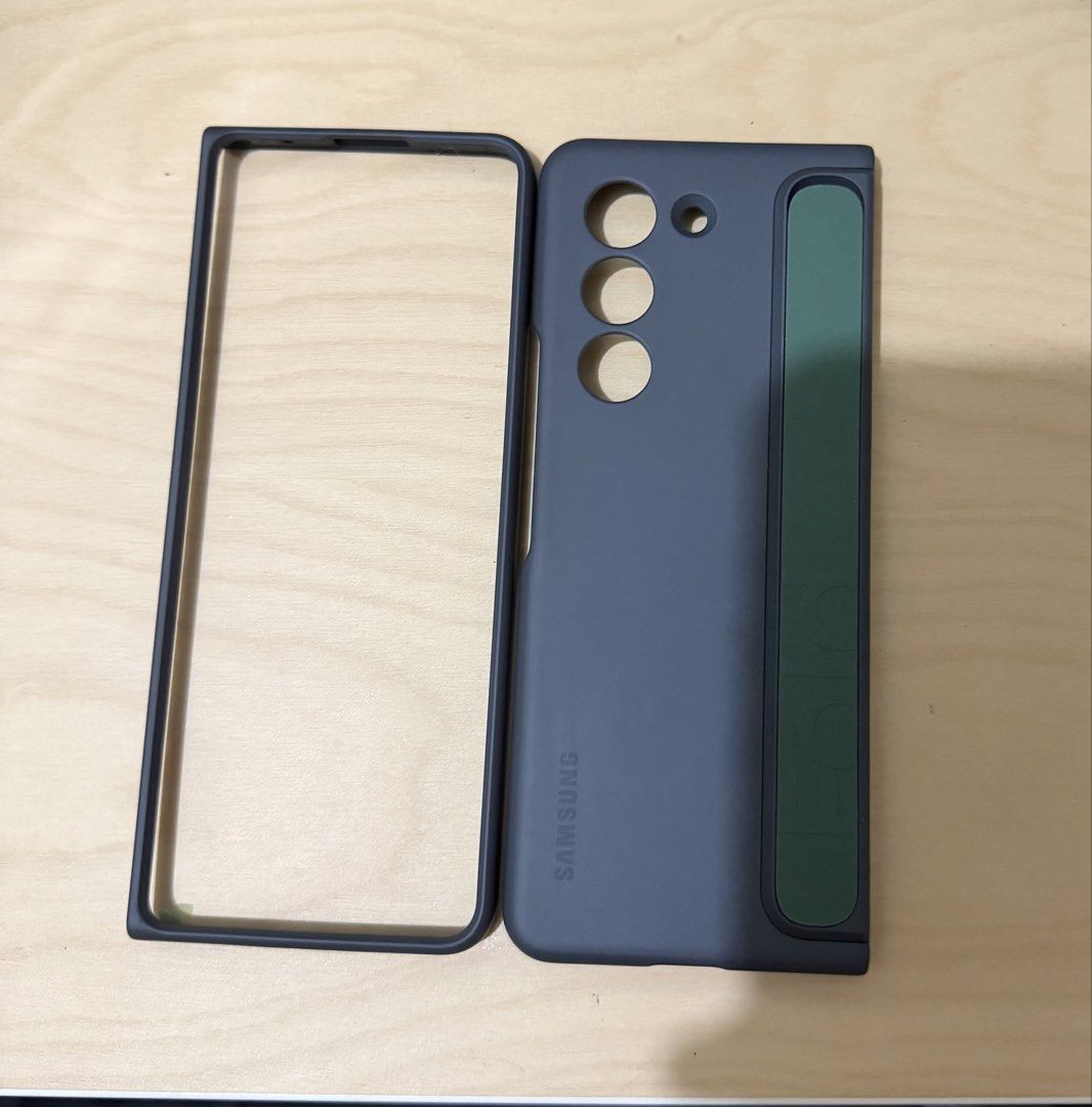 Samsung Fold 5 Original Case (Category: Cases & Sleeves) located in Quezon City. Submitted by jonasjosephsilva (Listing ID 1453579288, Image 2). Description: .