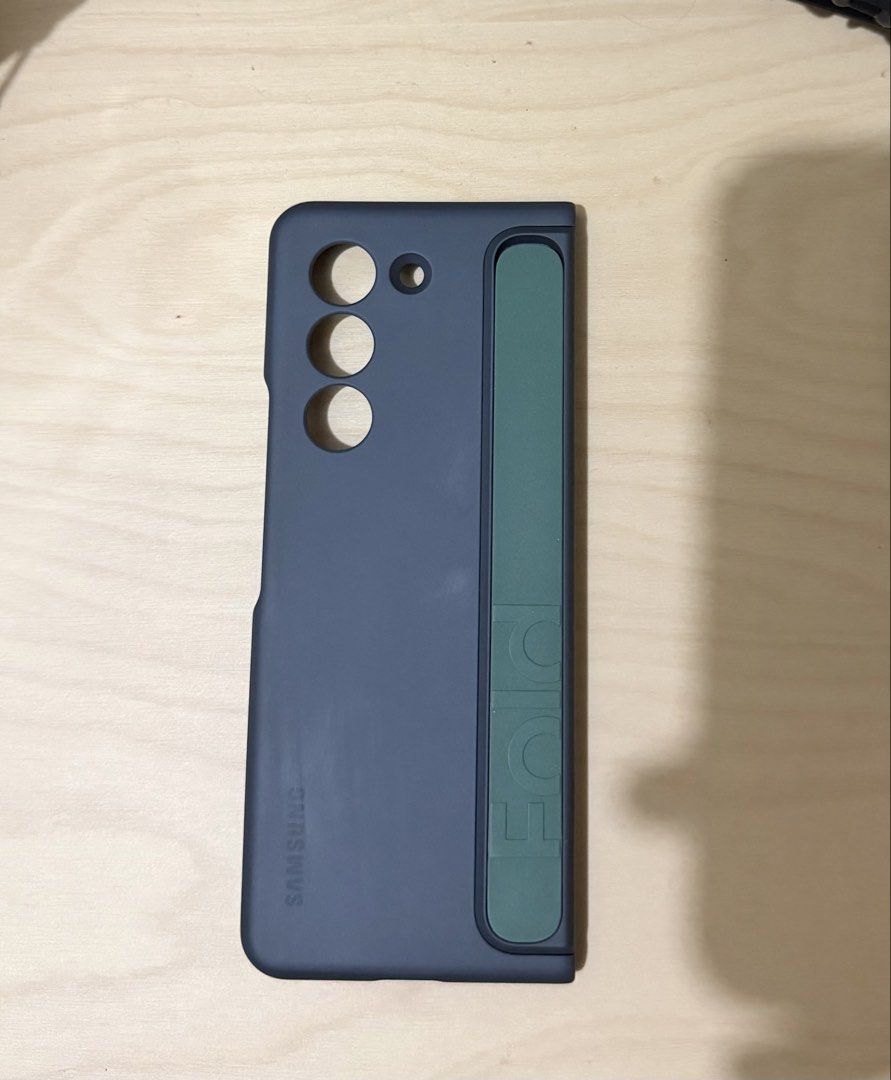 Samsung Fold 5 Original Case (Category: Cases & Sleeves) located in Quezon City. Submitted by jonasjosephsilva (Listing ID 1453579288, Image 1). Description: .