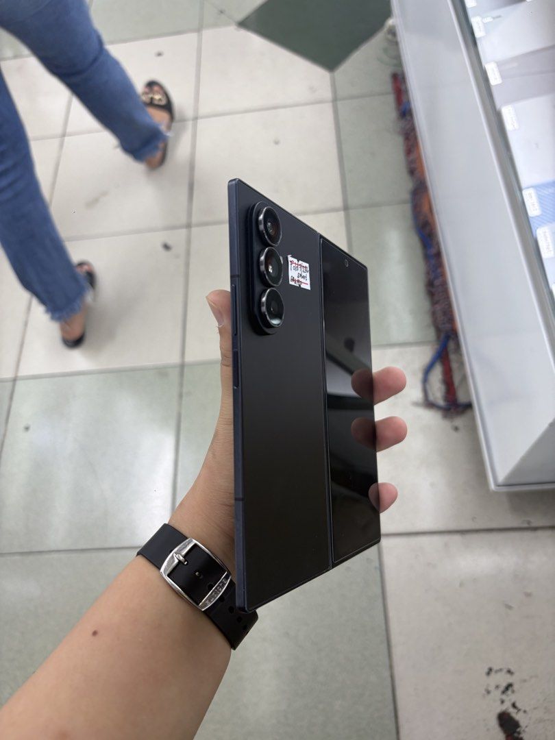 Samsung Z Fold 7 5G Sim 1 Smartlocked NTC (Category: Samsung) located in San Juan City. Submitted by javedsgadgetshop (Listing ID 1453440535, Image 3). Description: INSTALLMENT OPTIONS : SPAY LATER / GGIVES / CREDIT CARD / SKYRO / HOMECREDIT (BRANDNEW) WE BUY AND SELL SO PWEDE MAGBINTA OR SWAP ! Quick Specs : 💵 Samsung Z Fold 7 5G •256gb •NTC Variant •Good batt health •Smartlocked •99% Smoothness •No hidden issue | No Repaired •100% Authentic | 
