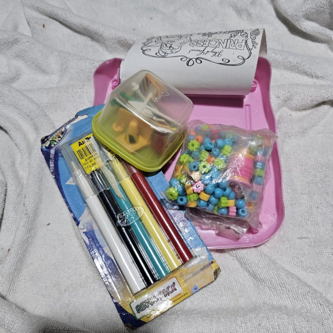 SET Princess Craft Kit with Beads and Markers (Category: Craft Supplies & Tools) located in Mandaluyong City. Submitted by viviperera (Listing ID 1453614437, Image 1). Description: - Fun princess-themed craft kit - Includes pink tray, colorful beads, and flower charms - Set of markers included - Small container with animal figures - Ideal for creative play and crafting projects.