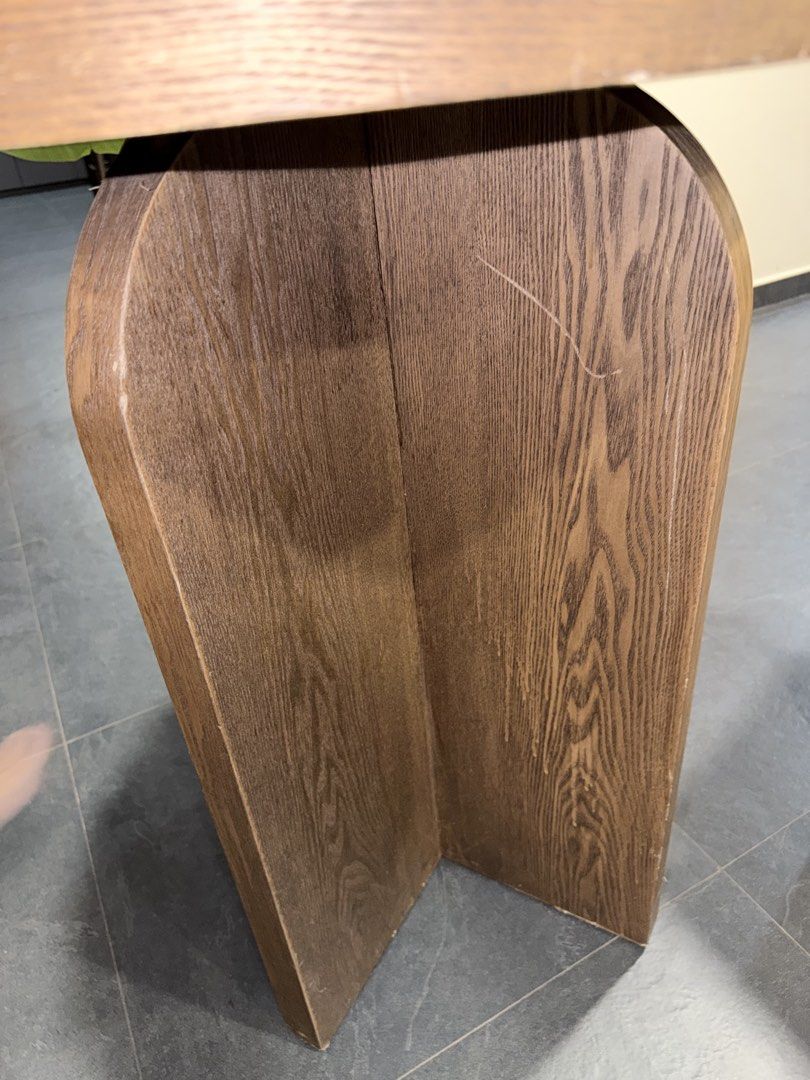 Side table (Category: Tables & Sets) located in Singapore. Submitted by shanzbanz (Listing ID 1453578390, Image 3). Description: Side table Pick up from the east. Top up for delivery .
