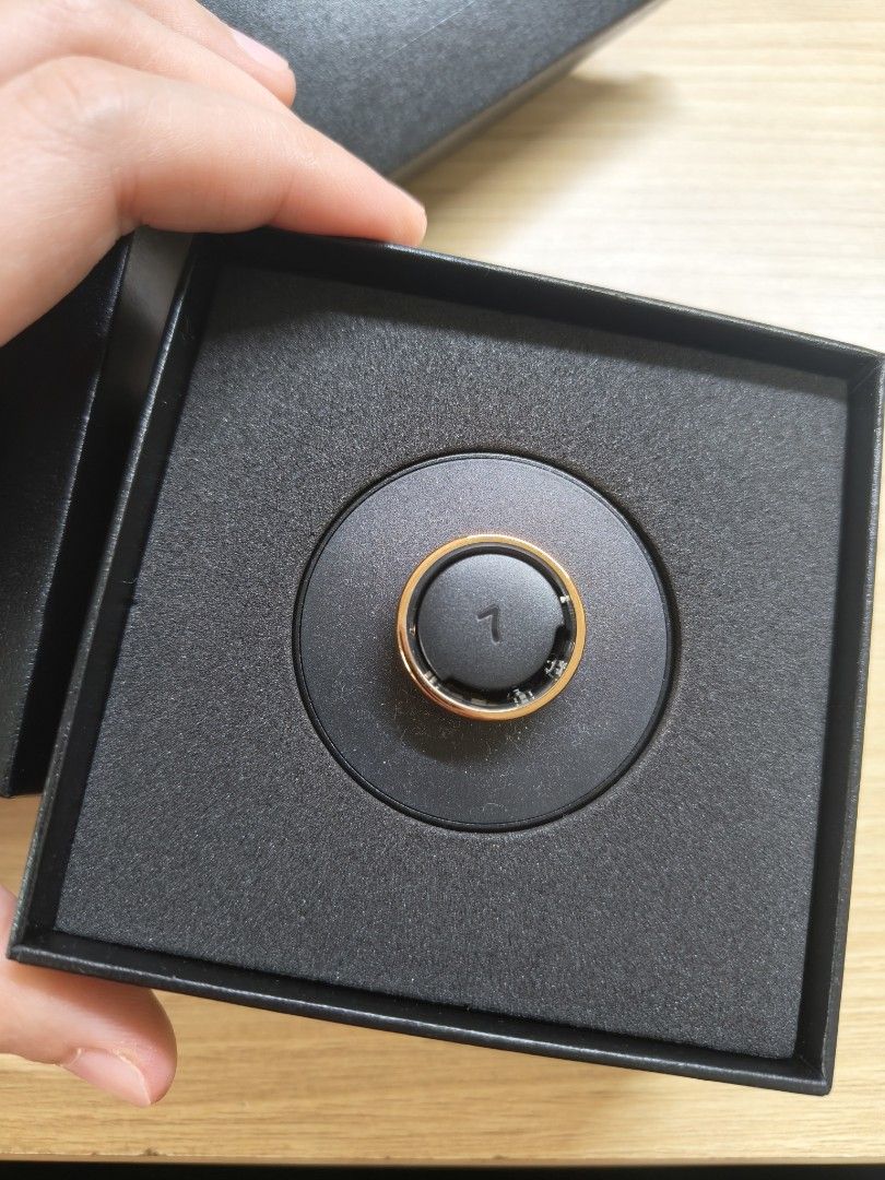 Smart ring (Category: Wearables & Smart Watches) located in Singapore. Submitted by sellingcheaptoclearrr (Listing ID 1453518892, Image 3). Description: - Smart Ring in Rose Gold, Size 7 - Ideal for fitness tracking - Compatible with Android 5.1+ and iOS 9.0+ - Sweatproof and water-resistant for daily use - Comes in original packaging.