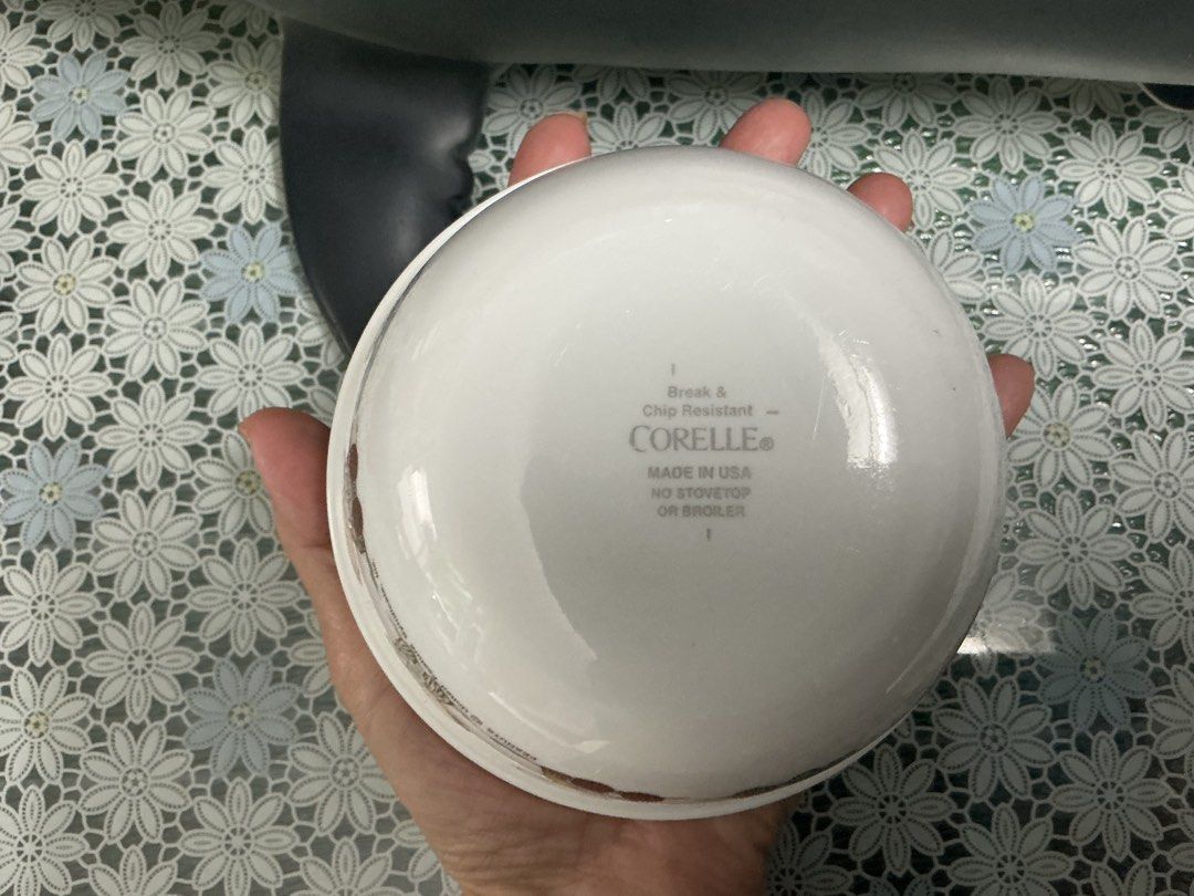 Snoopy and friends Correlle cup (Category: Dinnerware & Cutlery) located in Angeles City. Submitted by goodbuysathome (Listing ID 1453503822, Image 3). Description: New snoopy correlle cup 1 pc only Add sf74 70 gcash payment Lp npo.