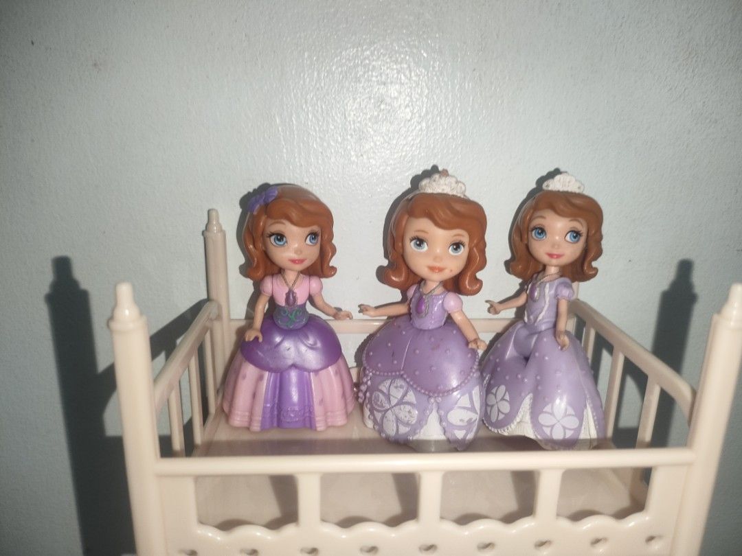 Sofia The First Small Figurines (Category: Kids Toys) located in Bulacan. Submitted by starlisseshop (Listing ID 1453506581, Image 3). Description: Sofia the first small figurines + shopkins shoppies doll(FOR FREE) jnt & gcash ⭐.