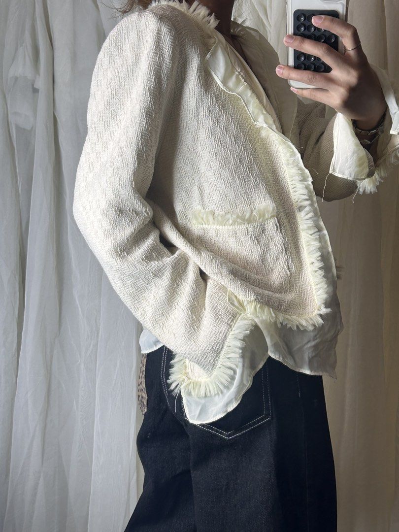 SOFT TWEED BLAZER (Category: Coats, Jackets and Outerwear) located in Baguio. Submitted by chmlnstudio (Listing ID 1453567984, Image 2). Description: size: small to semi-large .
