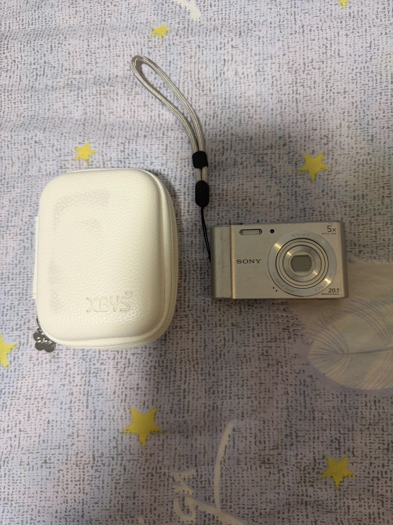 Sony Cybershot DSC-W800 (Category: Cameras) located in Davao. Submitted by billytings (Listing ID 1453518767, Image 1). Description: Brand: Sony Sensor: 20.1-Megapixel Super HAD CCD Sensor -Lens: Sony 5x Optical Zoom (26-130mm equivalent) -Video: 720p HD Video Recording at 30fps -ISO Range: 100-3200 -Display: 2.7-inch TFT LCD Body Cosmetics: 9/10 ✨ Inclusions: -unit itself -battery -charger -case (with a slight stain) - sd card -ugreen card reade