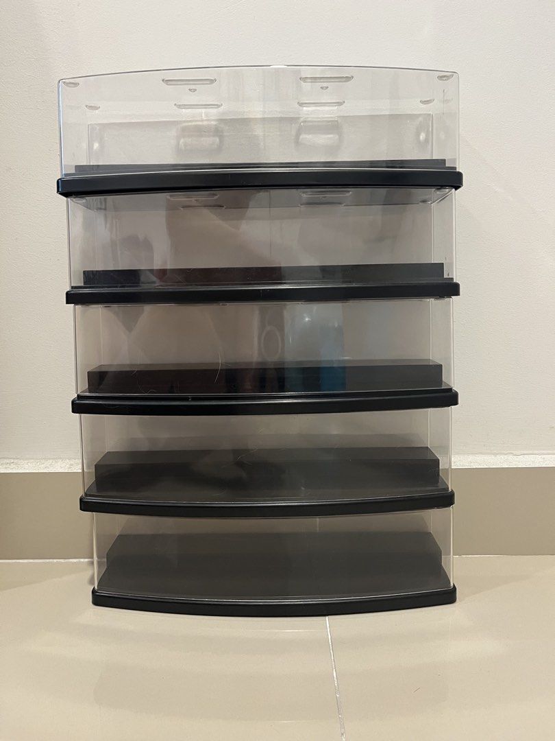 Stackable Clear Display Cases (Category: Storage Boxes & Baskets) located in Kuala Lumpur. Submitted by awesomehobbystore (Listing ID 1453548915, Image 1). Description: - Stackable display cases for tiered organization. - Made from clear plastic for easy viewing. - Ideal for collectibles and small items. - Features a curved lid on top. RM13 each or take all for RM55.