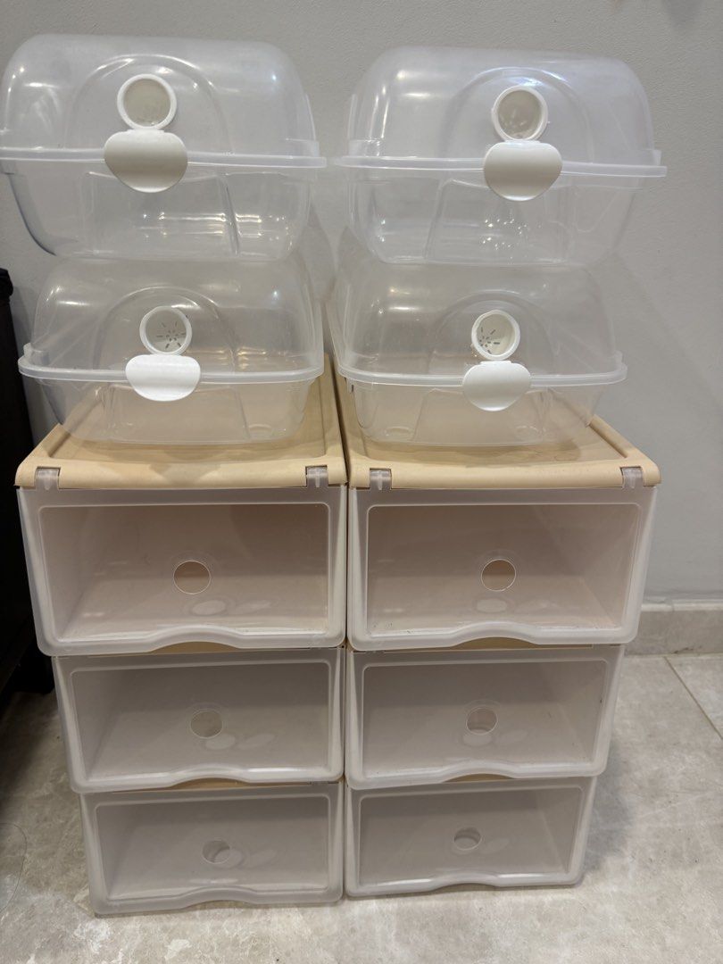 Stackable shoe box (Category: Shelves, Cabinets & Racks) located in Singapore. Submitted by jane426 (Listing ID 1453433503, Image 1). Description: 6 pcs and free 4 pcs transparent shoe box Total 10 pcs Individual box size: L33xW21xH12 .