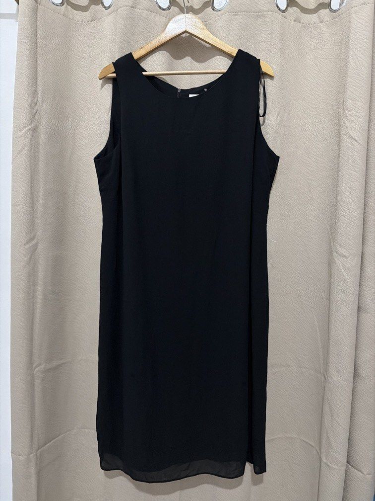 Studio I Black Formal Dress (Category: Dresses) located in Manila. Submitted by pachoooli (Listing ID 1453568045, Image 1). Description: 18W on tag Will fit 2-3xl.