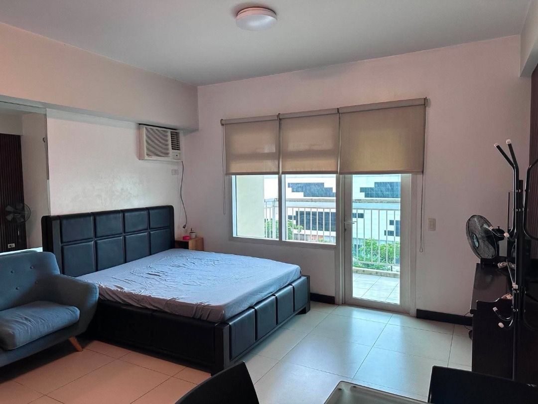 STUDIO UNIT FOR LEASE IN ASTON TOWER, TWO SERENDRA, BGC (Category: Apartments & Condos) located in Taguig. Submitted by aracasarealty (Listing ID 1453452328, Image 1). Description: ❗️STUDIO UNIT FOR LEASE IN ASTON TOWER, TWO SERENDRA, BGC❗️ For Lease Price: Php 35,000/month Unit Size: 42 sqm Property Details: ✅ Studio unit ✅ Fully furnished ✅ With balcony ✅ Facing SM Aura / Morning sun ✅ 6th Floor Listing Ref No. 458 Interested? Message us for co